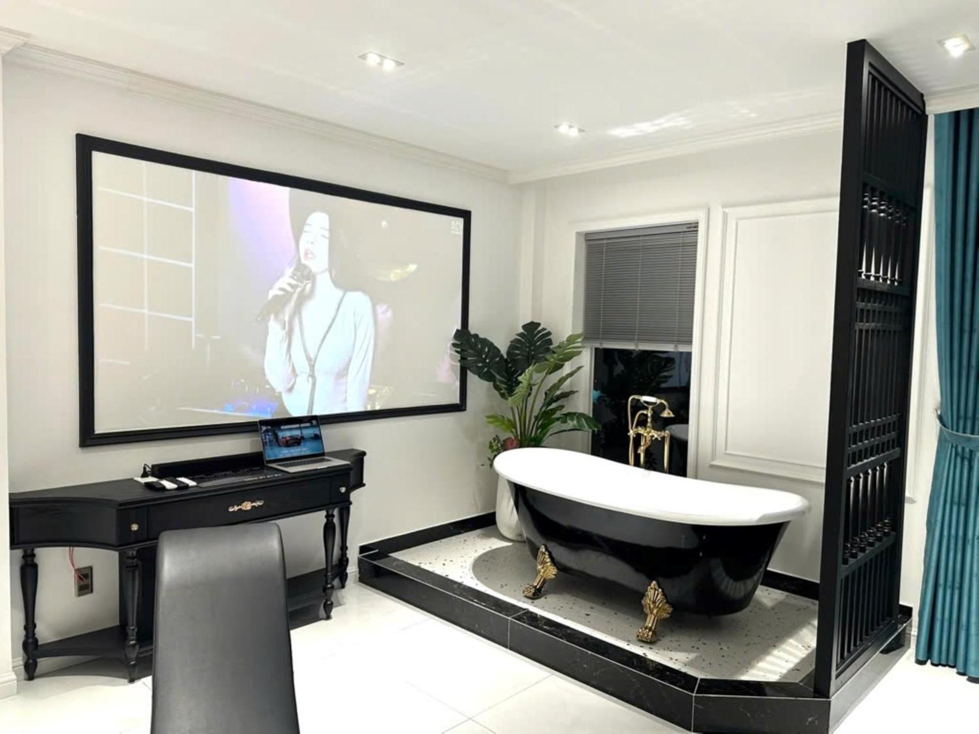 Luxury Ba Diem * TP. Hồ Chí Minh