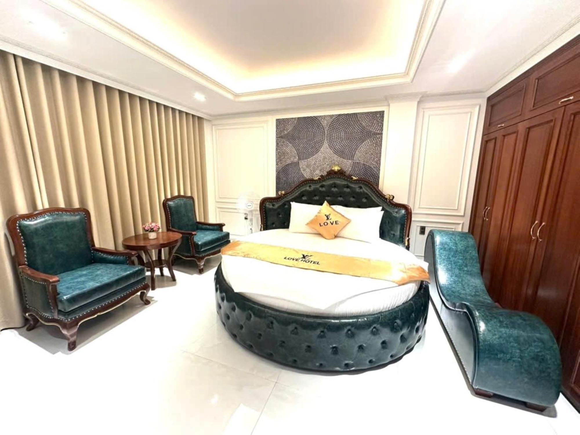 Khách sạn Luxury Ba Diem TP. Hồ Chí Minh