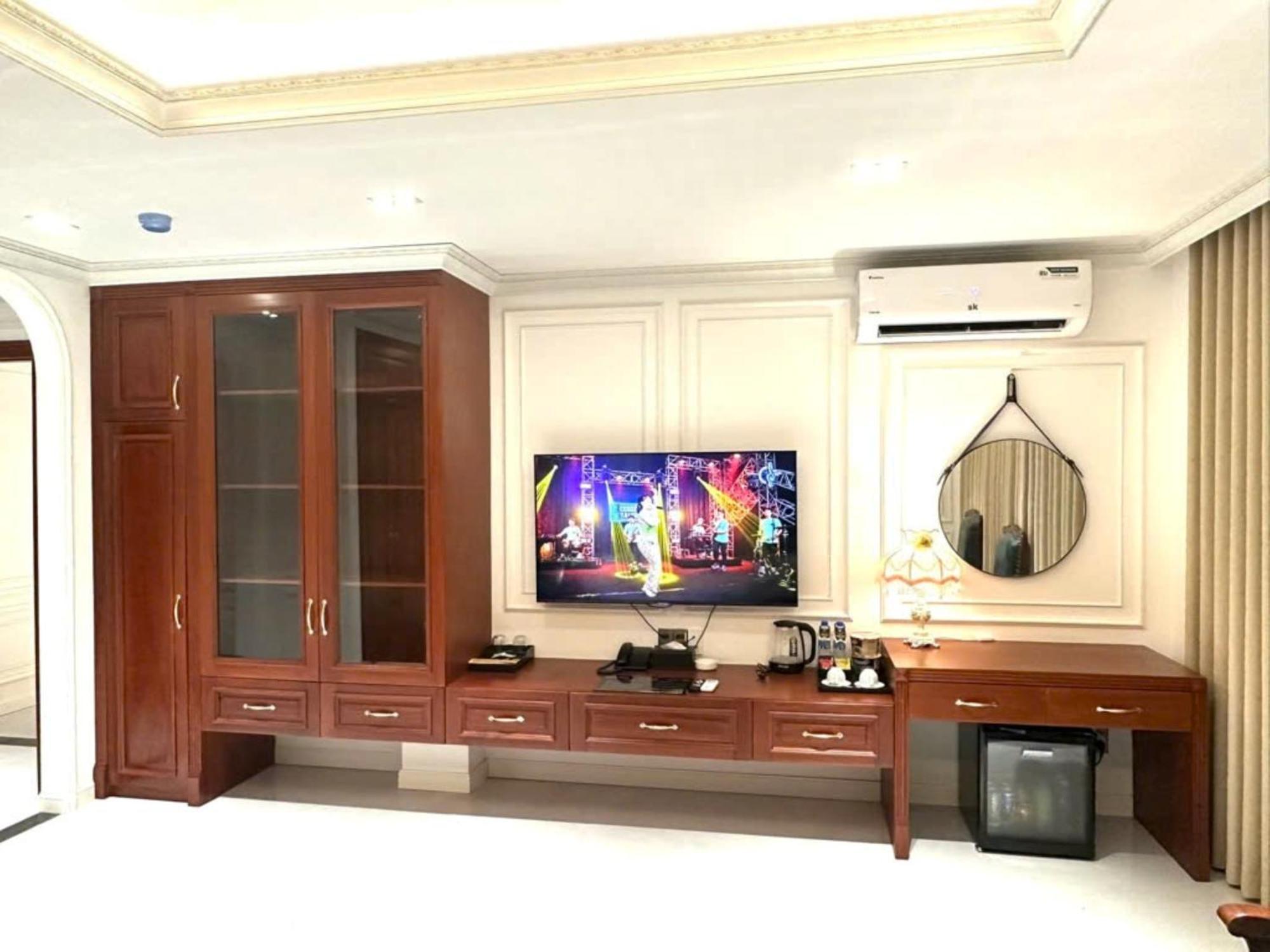 Khách sạn Luxury Ba Diem