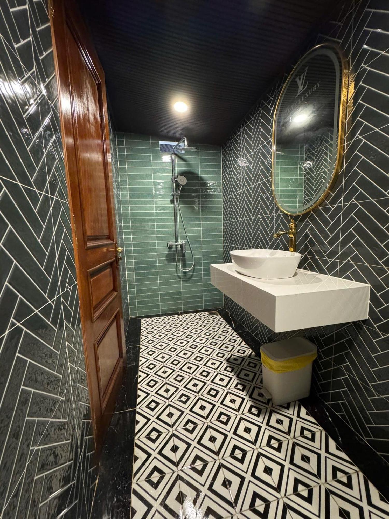 Luxury Ba Diem * TP. Hồ Chí Minh